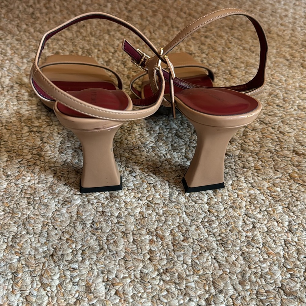 Tan heels - Picture 3 of 5